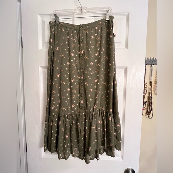 SO Dresses & Skirts - NWT SO Olive Floral Button Front Maxi Skirt